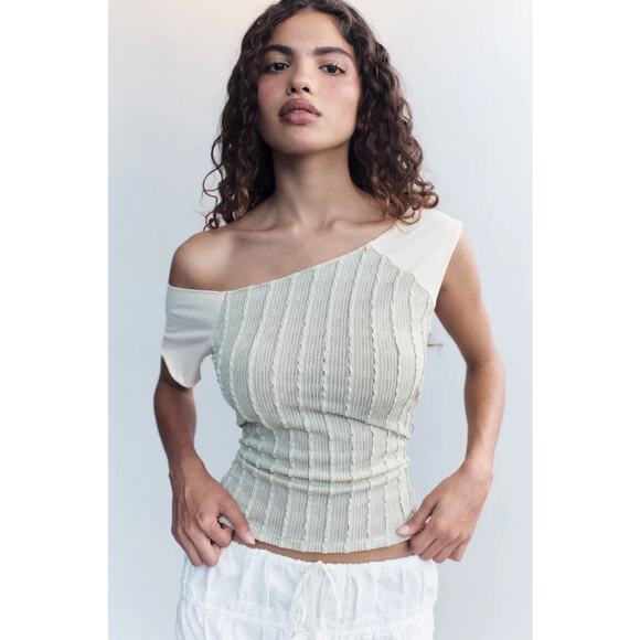 With Jean NWOT Sz XS Austin Top Cream Beige Asymmetrical - Picture 1 of 7